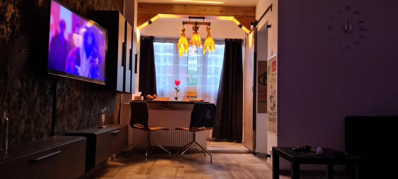 Tiki'S Bar Studio Bükreş Dış mekan fotoğraf
